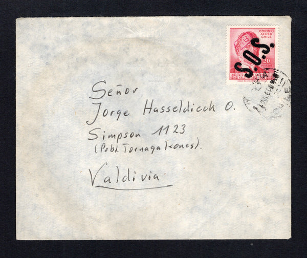 CHILE - 1960 - EARTHQUAKE & PROVISIONAL ISSUE: Cover franked with 1959 20p carmine (SG 477) with large 'S.O.S.' handstamp in black and small red 'H.B.' boxed control marking tied by VALDIVIA cds dated 11 JUL 1960. Addressed to VALDIVIA. These overprints were privately produced by the Valdivian Philatelic Society to publicise the need for aid after the earthquake of May 22nd. Very scarce. Three page article on the issue accompanies.  (CHI43775)
